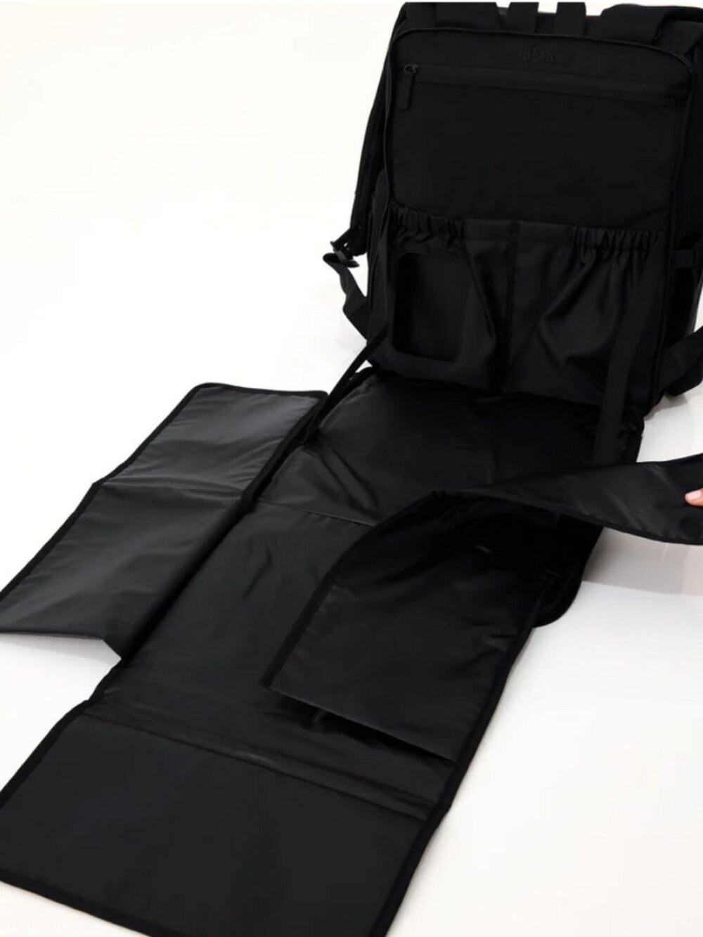 The Ultimate Diaper Backpack in Black - NWT still in original packaging - Picture 2 of 8